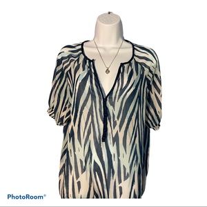 New York & Company Zebra Blue White Shirt/Blouse